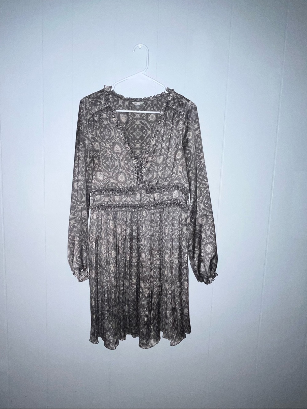 Cato Taupe Paisley V-Neck Long Sleeve Dress